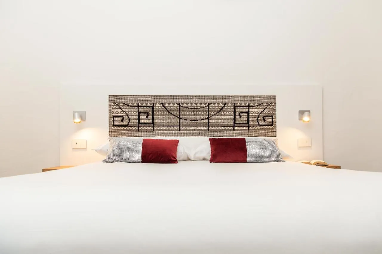 Tortolì Domu Qirat - Authentic Rooms & Terraces